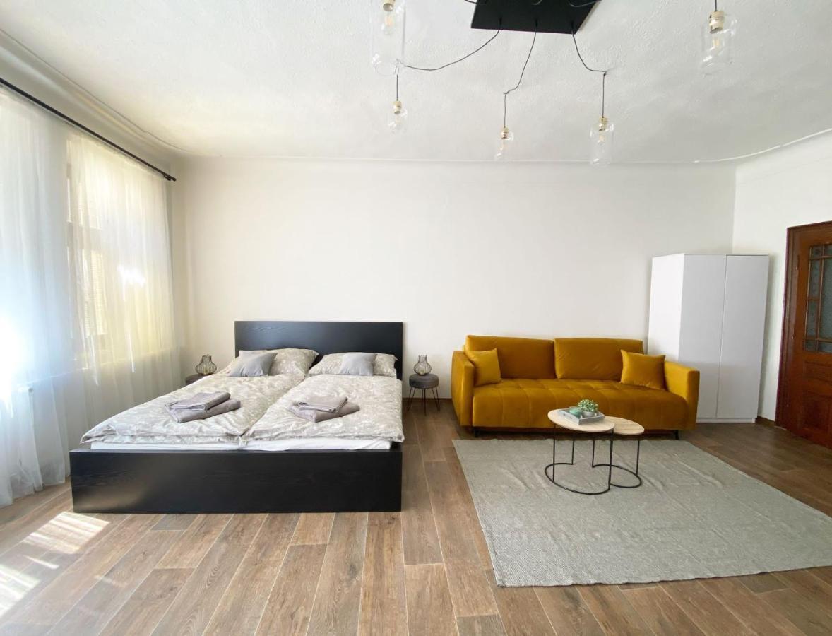 אולומוץ Kovarik Apartments I מראה חיצוני תמונה